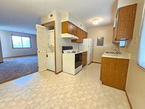 111 5th Ave in Holdrege, NE - Building Photo - Building Photo