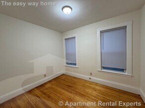 250 Beacon St in Somerville, MA - Foto de edificio - Building Photo