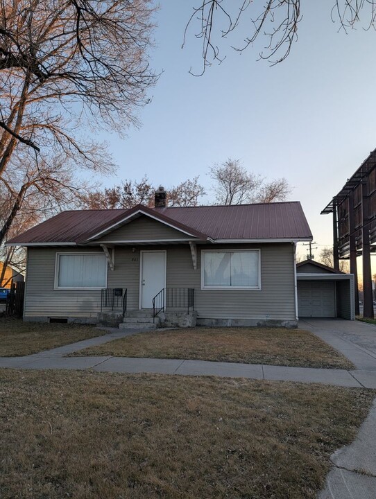 843 Main Ave W in Twin Falls, ID - Building Photo