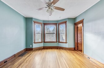 3747 N Kostner Ave, Unit 2 in Chicago, IL - Building Photo - Building Photo