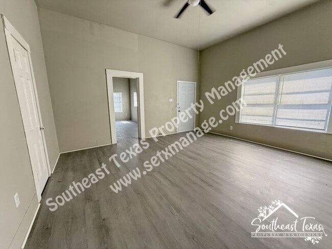 1709 Mcfaddin Ave in Beaumont, TX - Building Photo - Building Photo
