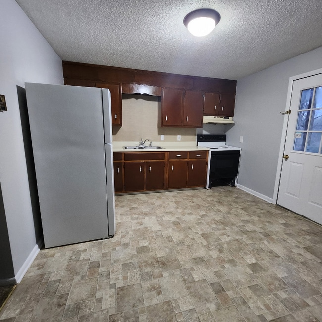 145 Hendricks Blvd in Chattanooga, TN - Building Photo - Building Photo