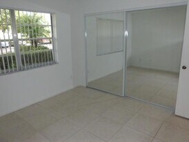 8720 Shadow Wood Blvd, Unit 502 in Coral Springs, FL - Building Photo