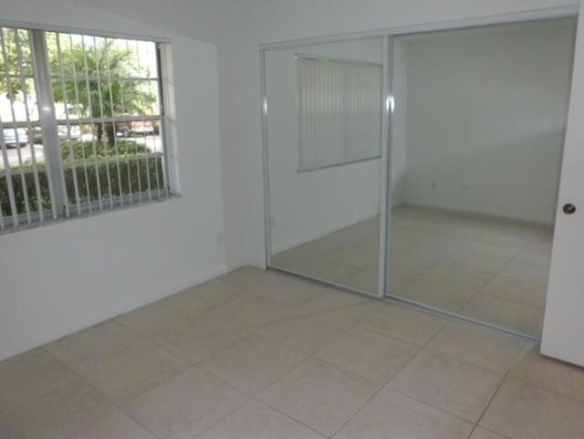 8720 Shadow Wood Blvd, Unit 502 in Coral Springs, FL - Building Photo