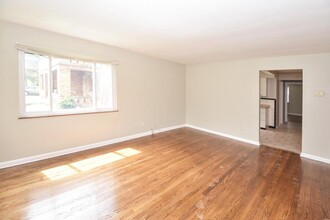 6415 Savannah Ave in Cincinnati, OH - Building Photo - Interior Photo