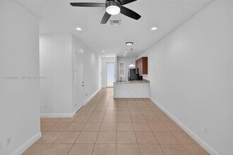 7657 NW 88th Terrace in Tamarac, FL - Building Photo - Building Photo