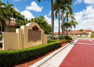 Pepper Cove in Miami, FL - Building Photo - Building Photo