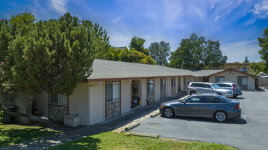 6239 Pecan Ave in Orangevale, CA - Building Photo - Building Photo