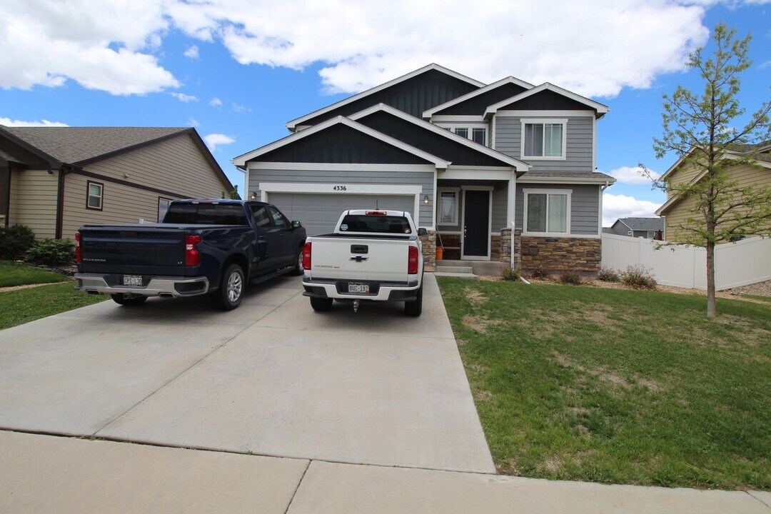 4336 Carlyle Ln in Wellington, CO - Building Photo