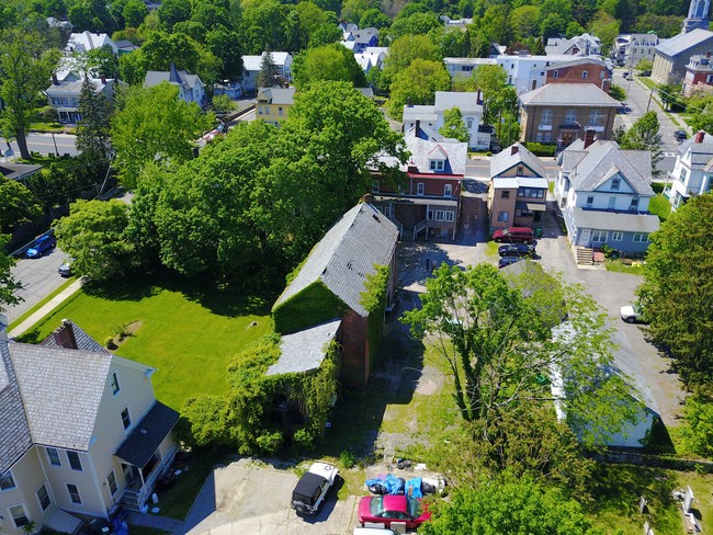 Brick 4-Unit Multifamily in Newton, NJ - Building Photo - Building Photo