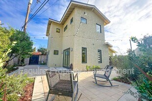 1154 Essex Way in Thousand Oaks, CA - Building Photo