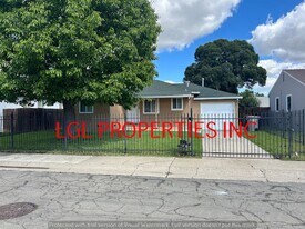 6207 Booth Ln in Sacramento, CA - Building Photo