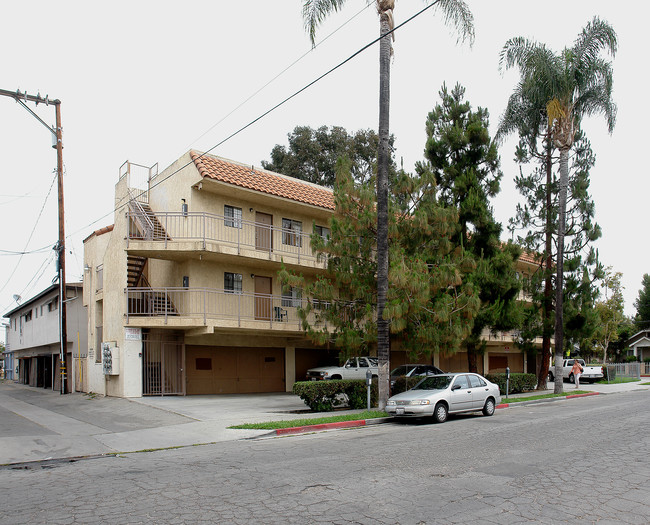 1202 N Van Ness Ave in Santa Ana, CA - Building Photo - Building Photo