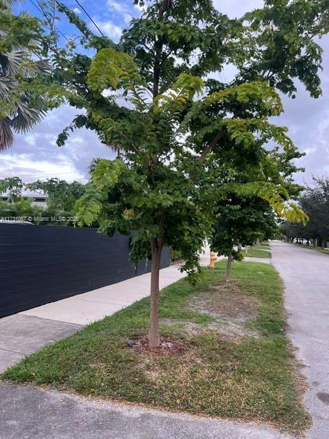 property at 1395 Daytonia Rd