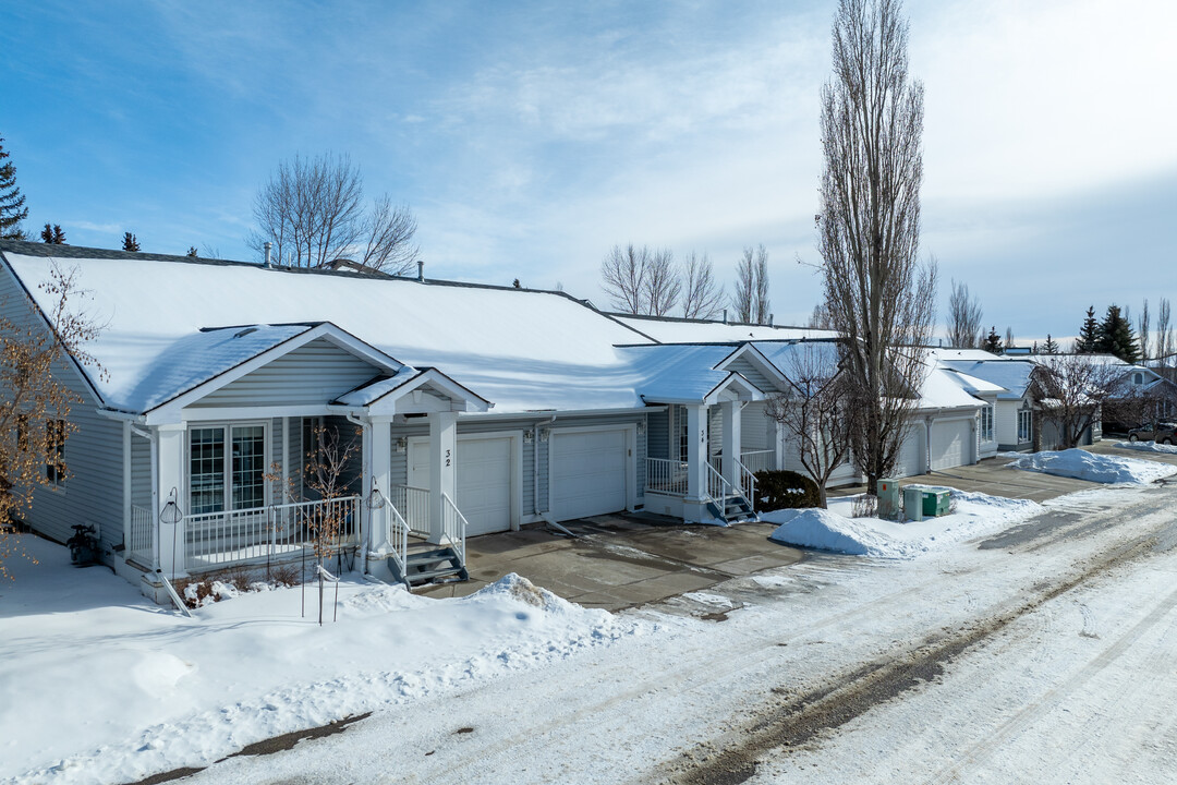 Village Park in Calgary, AB - Building Photo