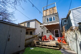 807 Pape Av in Toronto, ON - Building Photo - Building Photo