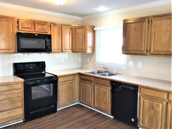 4341 Becks Park Ln in Winston-Salem, NC - Foto de edificio - Building Photo