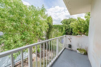 621 SW 15th Ave in Miami, FL - Building Photo - Building Photo