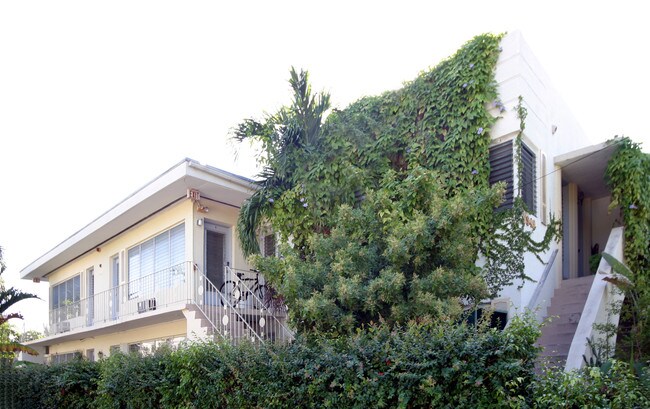 6949 Bay Dr in Miami Beach, FL - Building Photo - Building Photo
