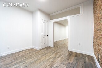 315 E 5th St, Unit 1F in New York, NY - Building Photo - Building Photo