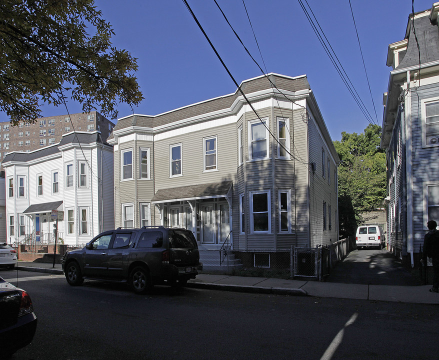 155 Tremont St in Cambridge, MA - Building Photo