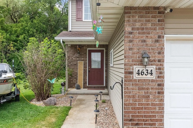 property at 4632-4634 Ridge Ct