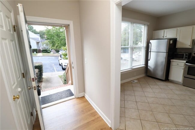 114 Windward Ct in Cary, NC - Building Photo - Building Photo