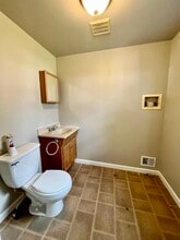 127 W Penn Ave in Wernersville, PA - Foto de edificio - Building Photo