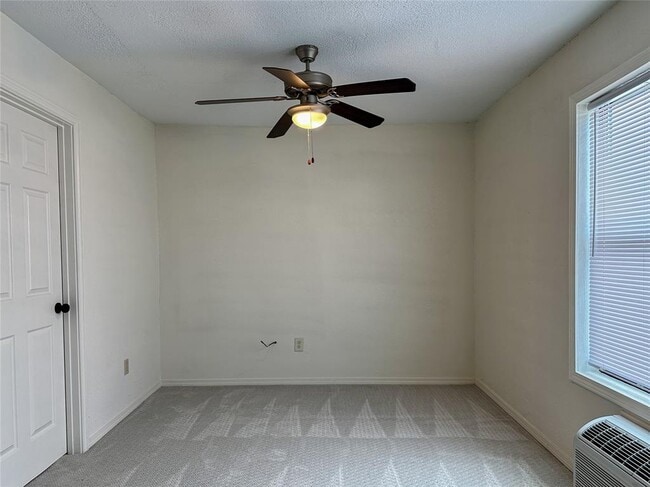 4705 Lyons Ave in Houston, TX - Building Photo - Building Photo