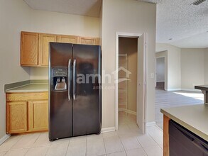 509 Chancellor Dr W in Jacksonville, FL - Foto de edificio - Building Photo