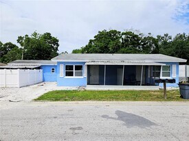 6801 48th Ave N in St. Petersburg, FL - Building Photo