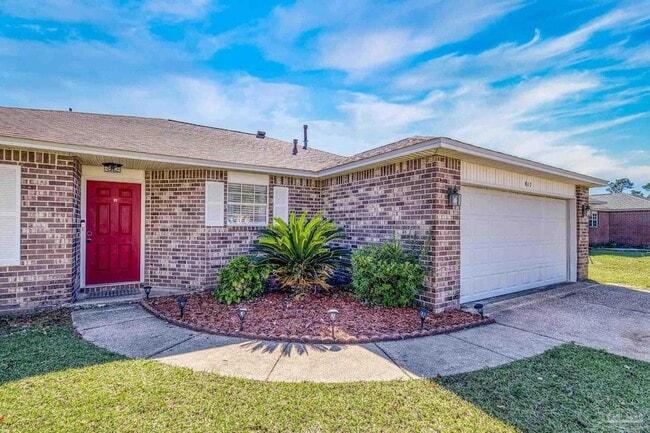 817 Binnacle Pl in Pensacola, FL - Foto de edificio - Building Photo