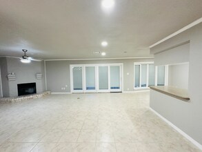 5926 Par 4 Dr in Houston, TX - Building Photo - Building Photo