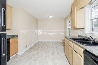 Coming Soon! in Columbia, SC - Foto de edificio - Building Photo