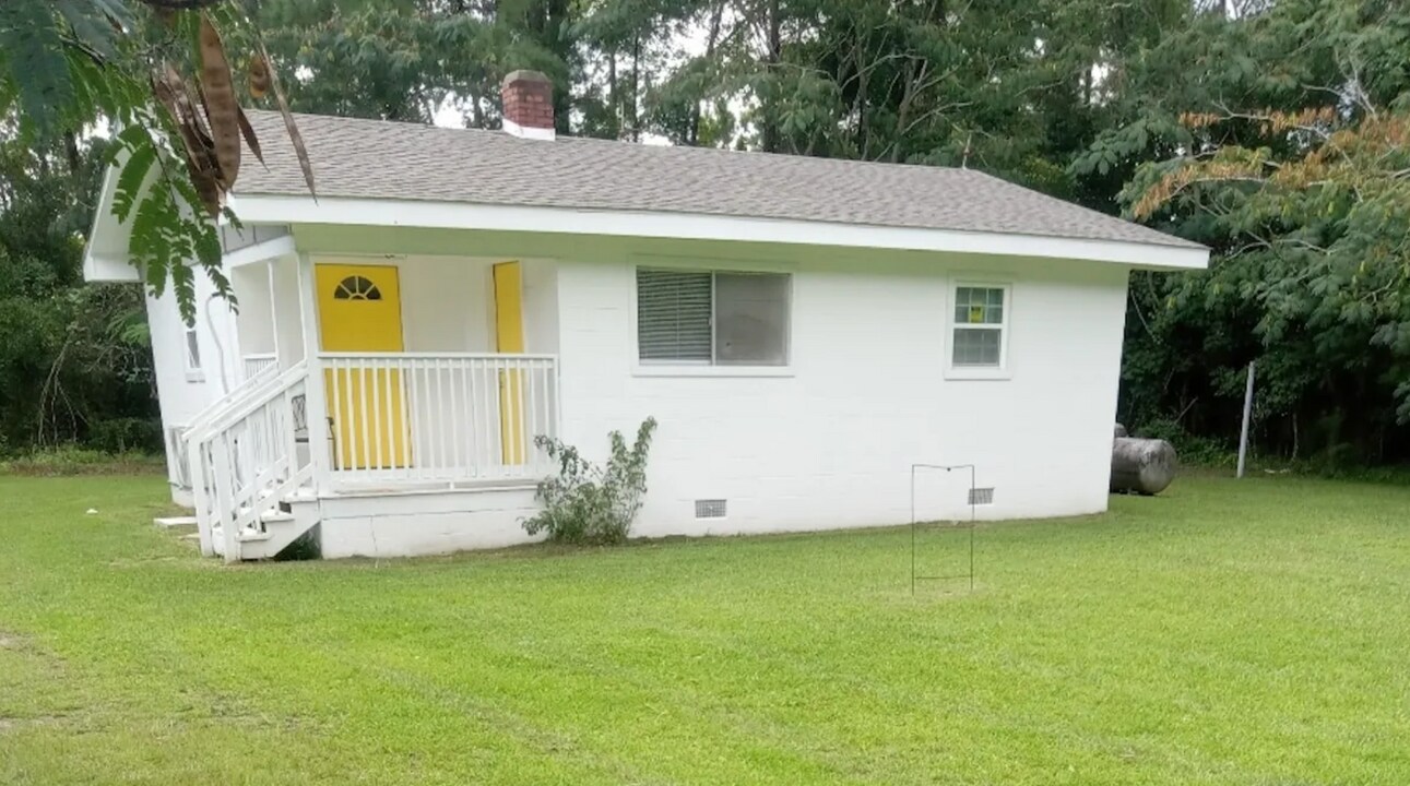 2886 Punk Rd in Little River, SC - Foto de edificio