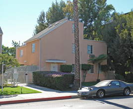 6206 Fountain Ave in Los Angeles, CA - Building Photo - Building Photo