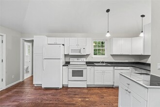 333 Wixon Pond Rd in Mahopac, NY - Building Photo - Building Photo
