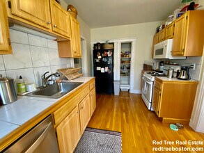 55 Brookley Rd, Unit 3L in Boston, MA - Foto de edificio - Building Photo