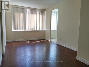 633-1633 Bay St. in Toronto, ON - Building Photo - Building Photo