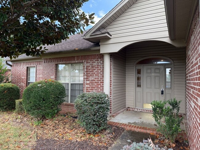 2745 Silver Crest Dr in Conway, AR - Building Photo - Building Photo