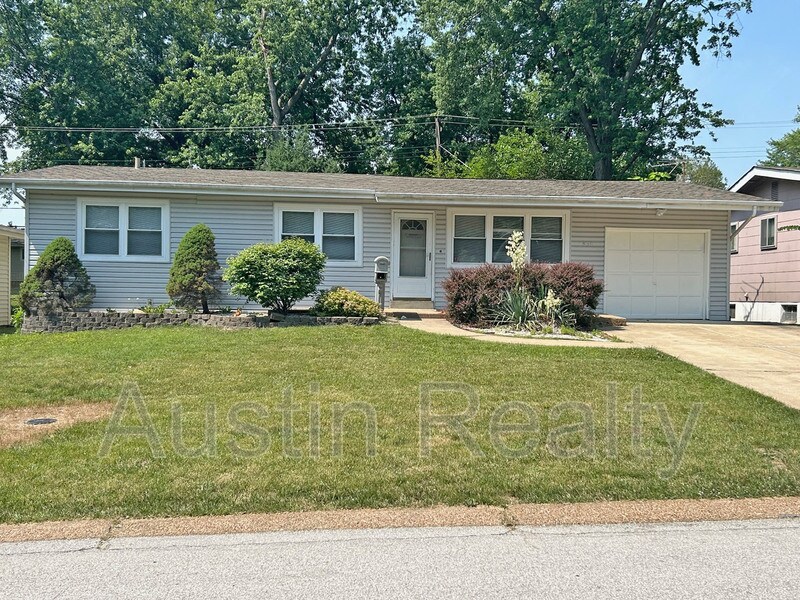 836 Holiday Ave Photo