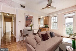 1401 Columbia Rd NW in Washington, DC - Building Photo - Building Photo