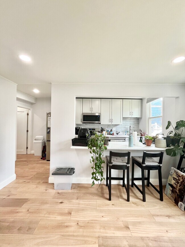 28 Higgins St, Unit 3 in Boston, MA - Building Photo - Building Photo