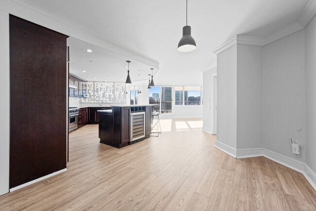 25 Forest St in Stamford, CT - Building Photo - Building Photo