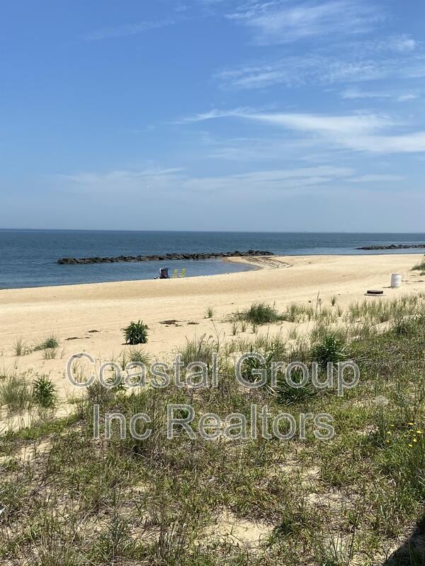 906 W Ocean View Ave in Norfolk, VA - Building Photo - Building Photo