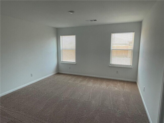 120 Fairfax Ln in Jarrell, TX - Building Photo - Building Photo