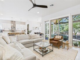 3002 Sunridge Dr in Austin, TX - Building Photo