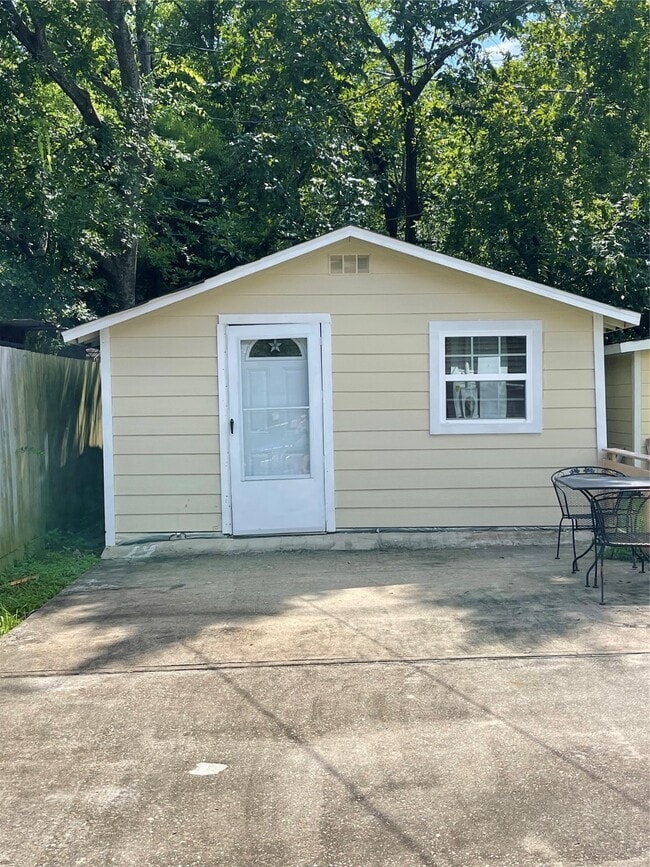 property at 1472 Godwin St