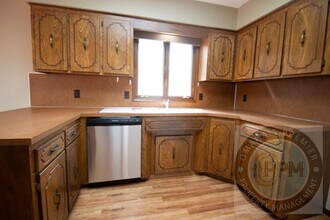 15134 Farnam Cir in Omaha, NE - Foto de edificio - Building Photo