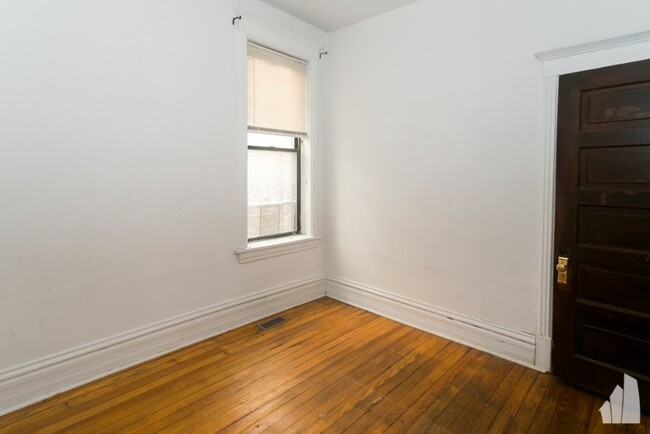 3521 N Wilton Ave, Unit 3R in Chicago, IL - Building Photo - Building Photo